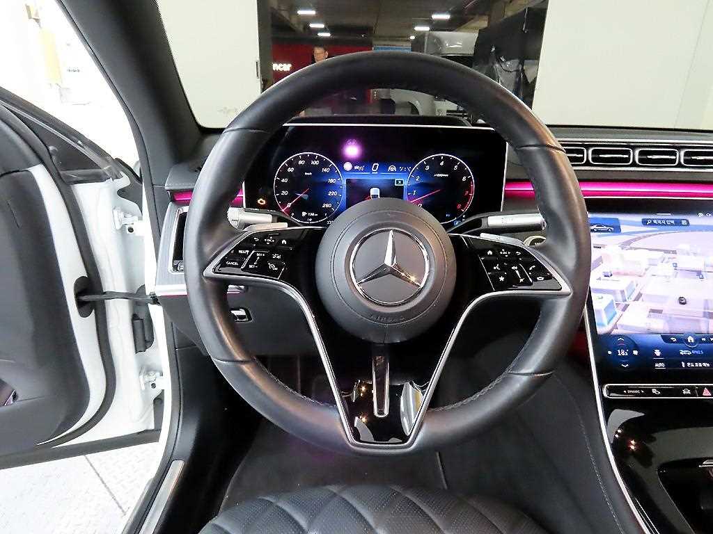 Mercedes Benz S Class - Vista 9