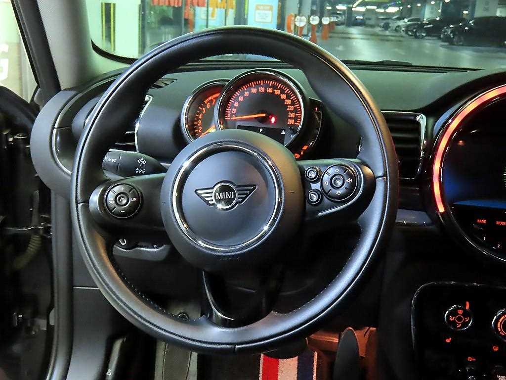 Mini Clubman - Vista 8