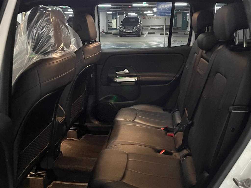 Mercedes Benz GLB Class - Vista 12