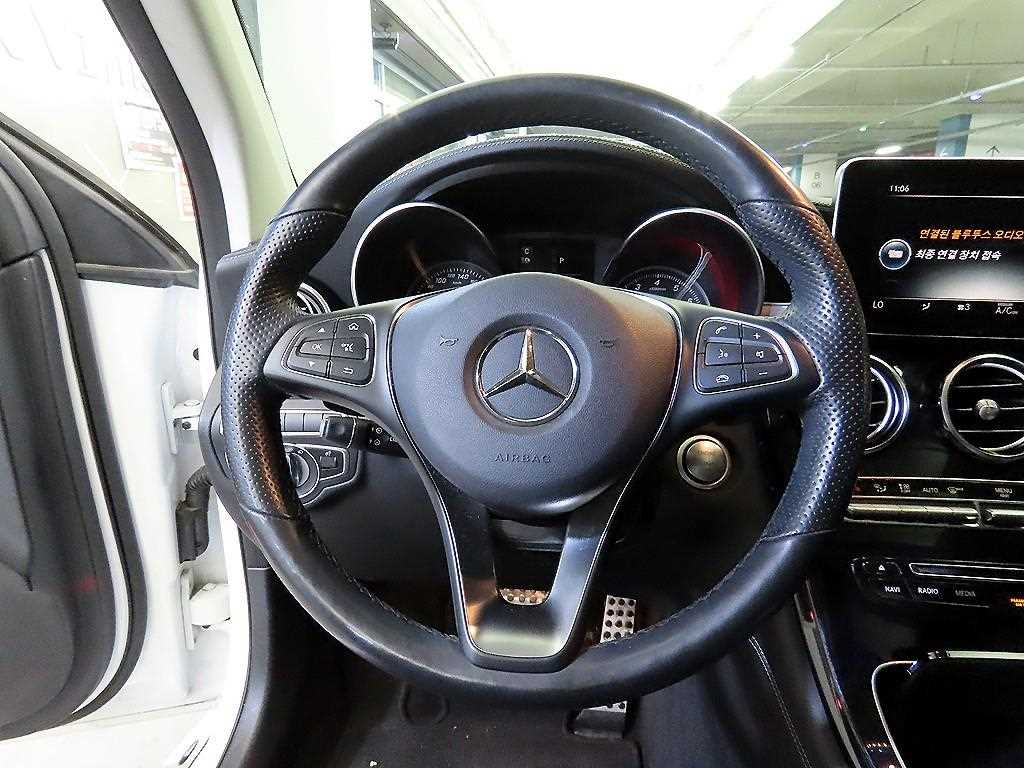 Mercedes Benz GLC Class - Vista 8