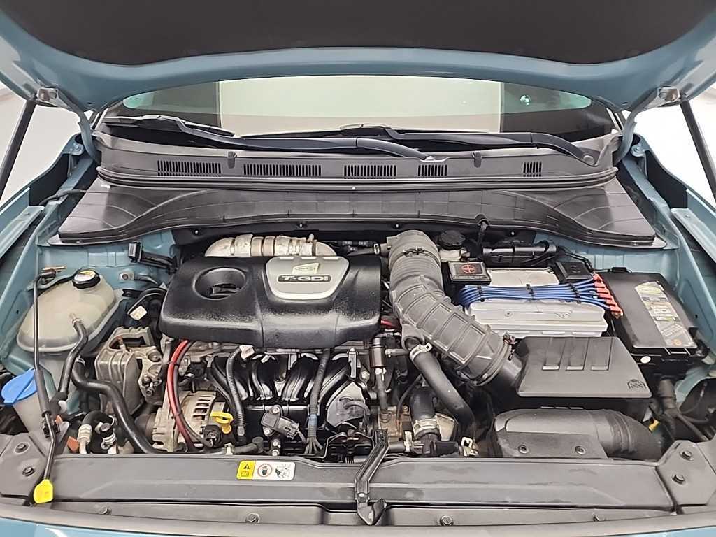 HYUNDAI Kona - Vista 5