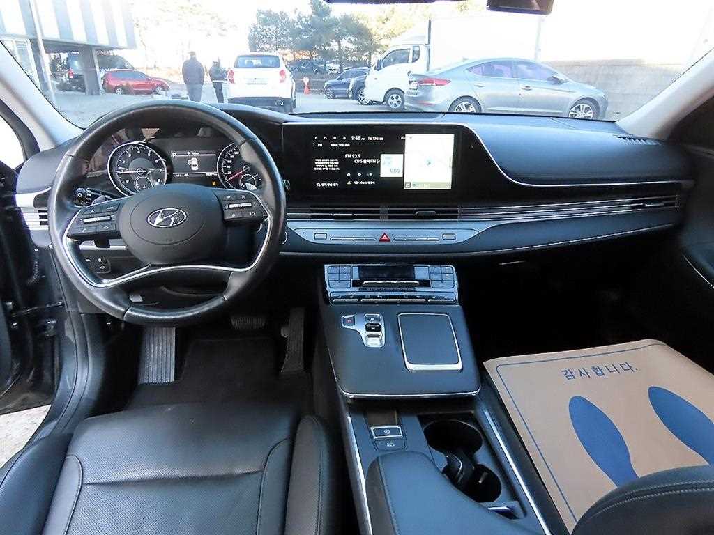 HYUNDAI Grandeur - Vista 7