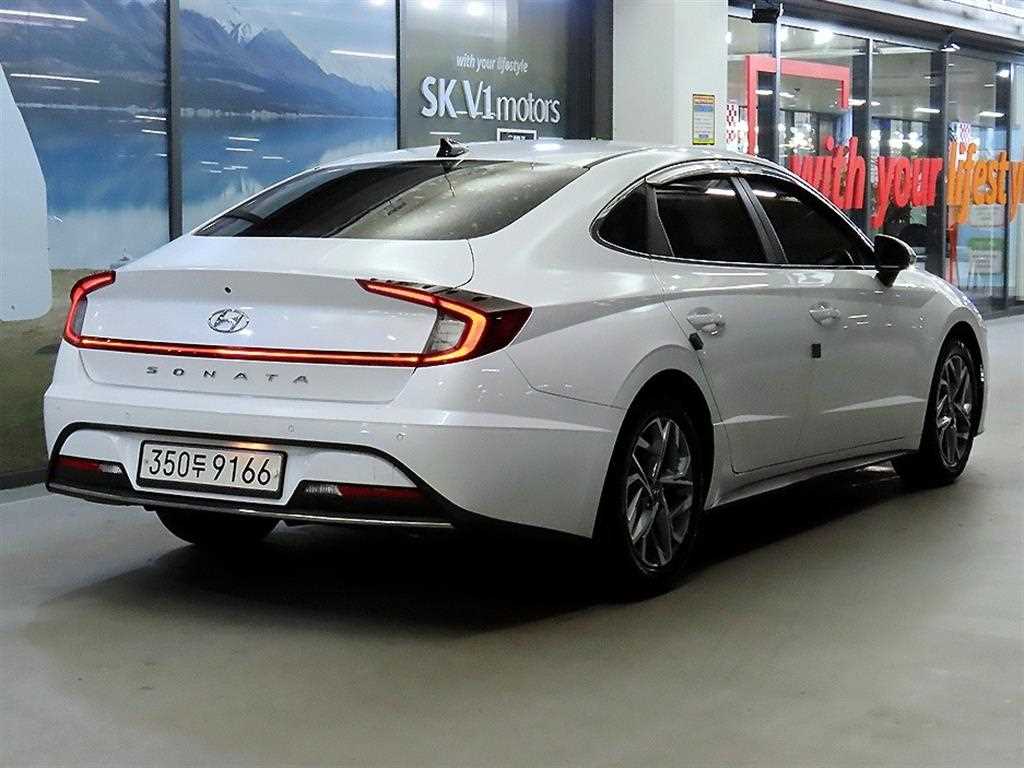HYUNDAI Sonata - Vista 4