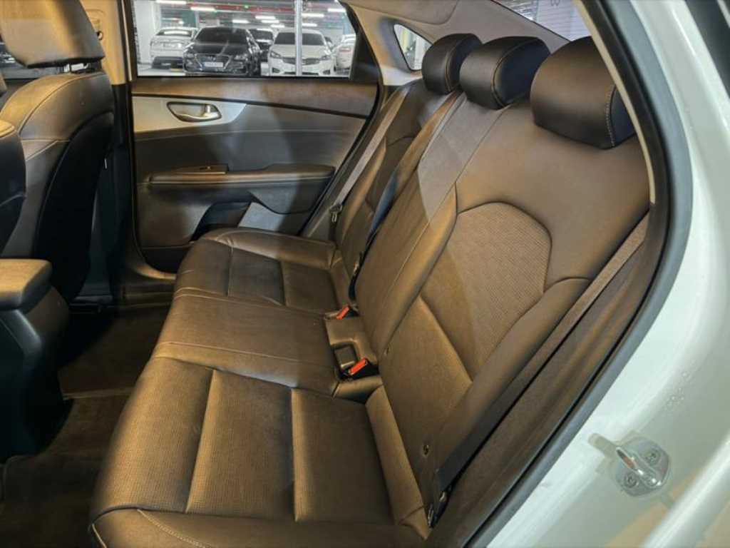 KIA K3 - Vista 7