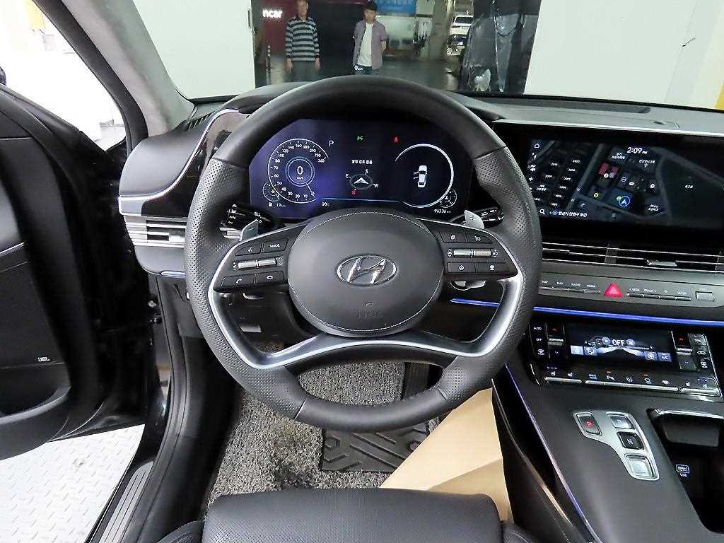 HYUNDAI Grandeur - Vista 9