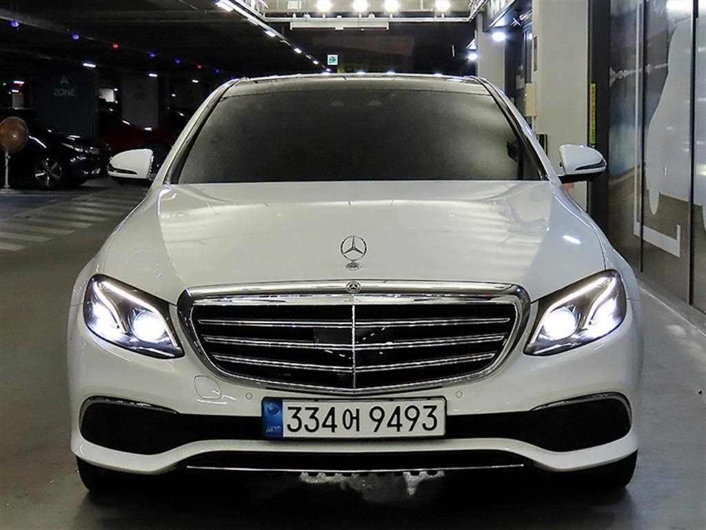 Mercedes Benz E class - Vista 2
