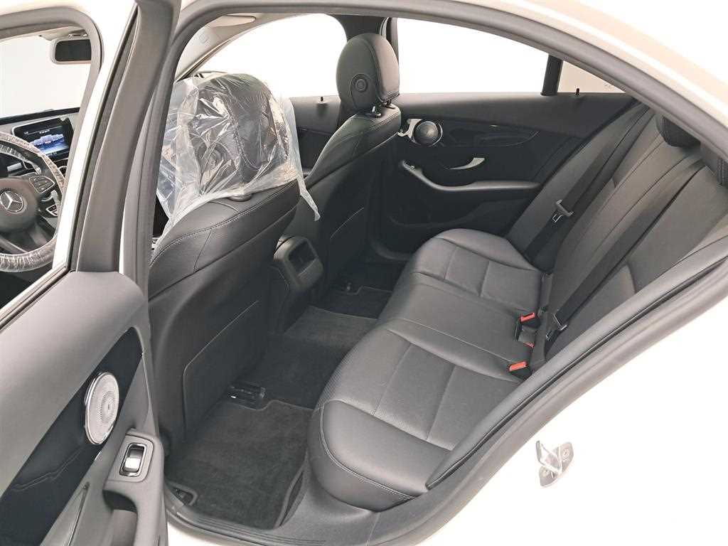 Mercedes Benz C Class - Vista 12