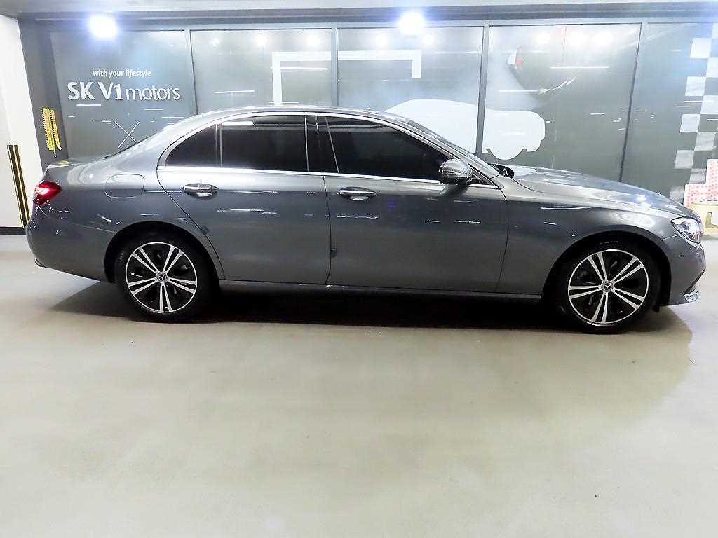 Mercedes Benz E class - Vista 3