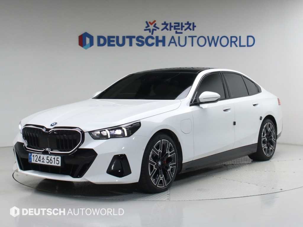BMW 5 Series 2026 Blanco - Importación desde Corea - HF Imports Iquique - Foto 1