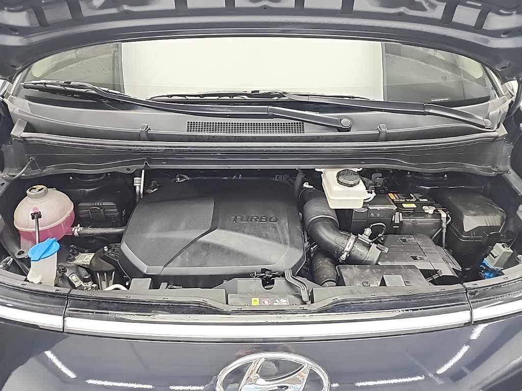 HYUNDAI Staria - Vista 5