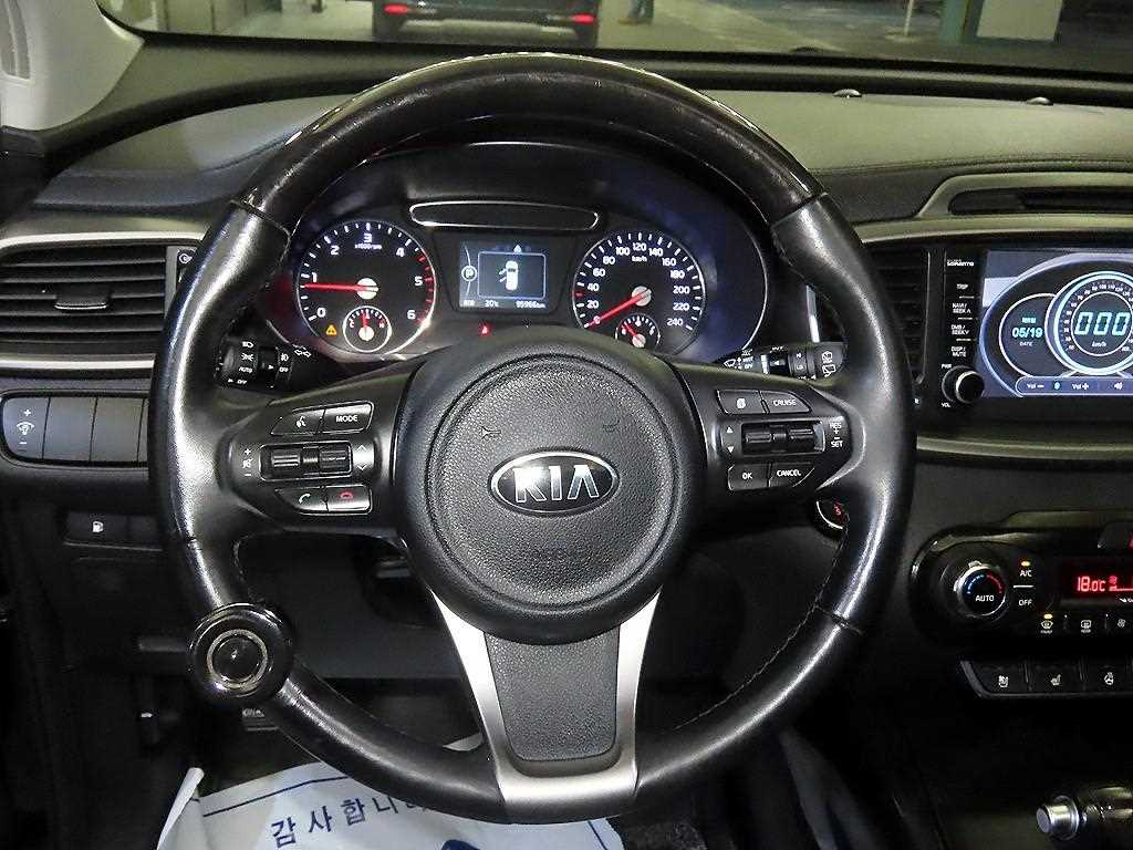 KIA Sorento - Vista 8