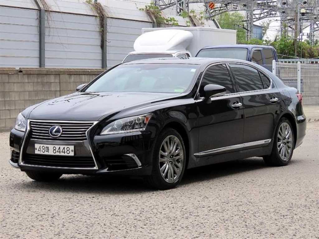 Lexus LS - Vista 2
