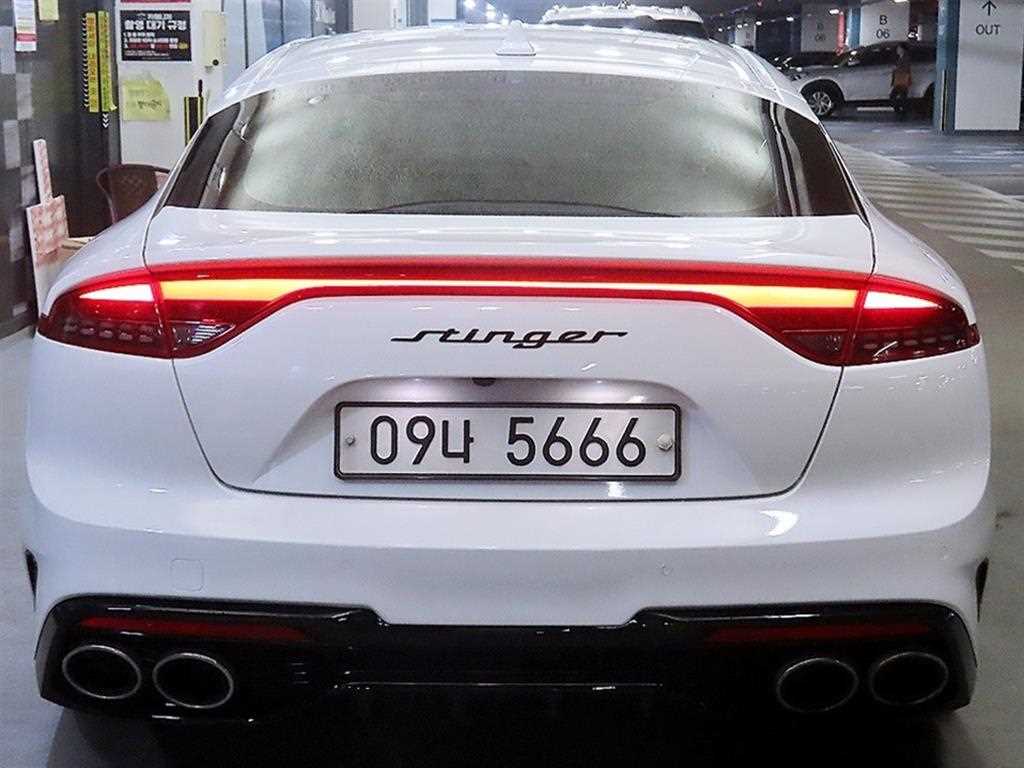 KIA Stinger - Vista 5