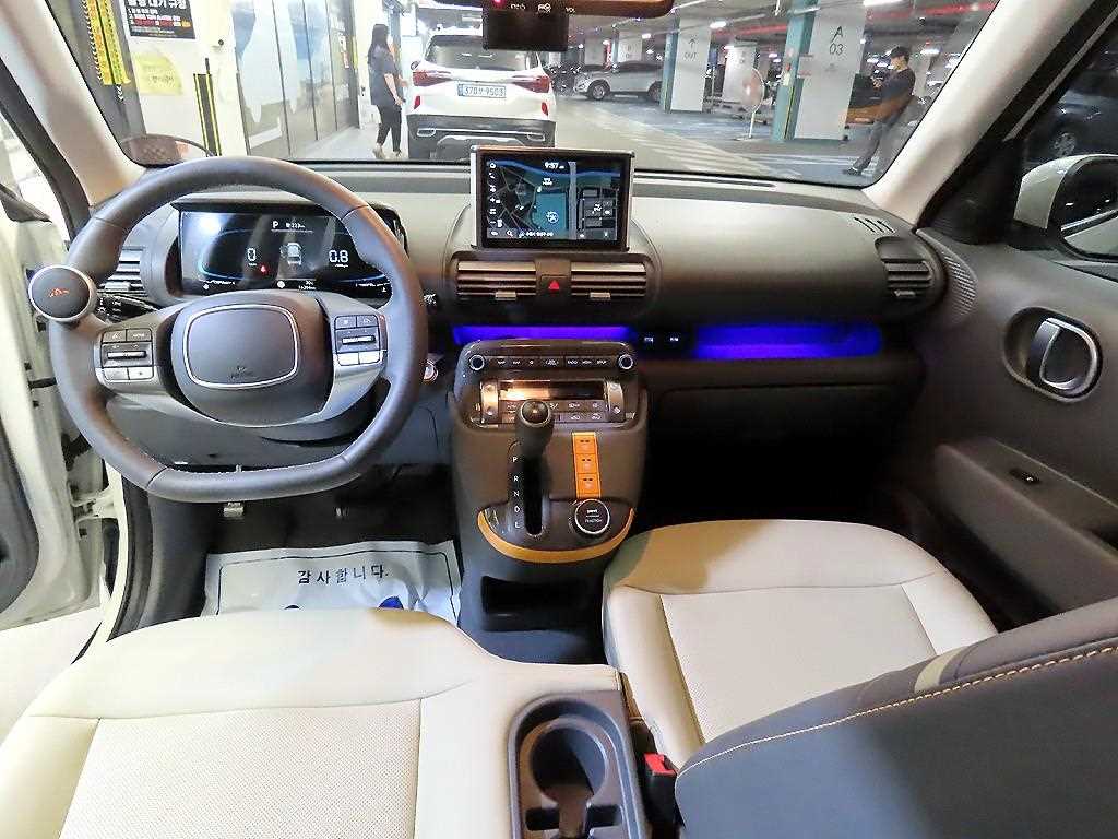 HYUNDAI Casper - Vista 10