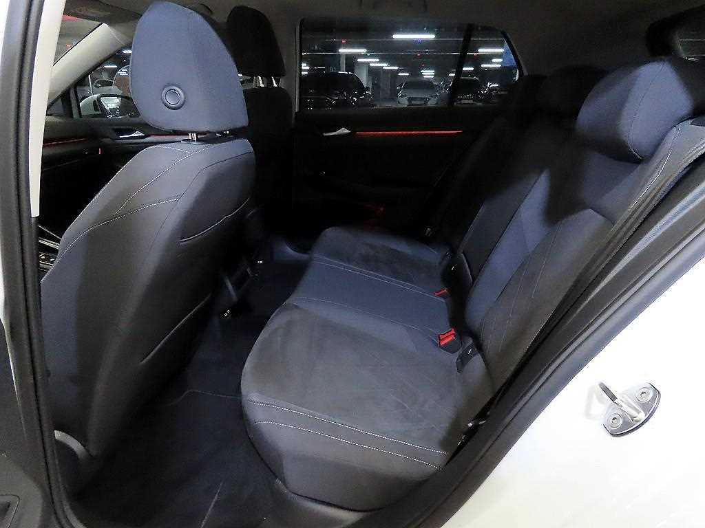 Volkswagen Golf - Vista 7
