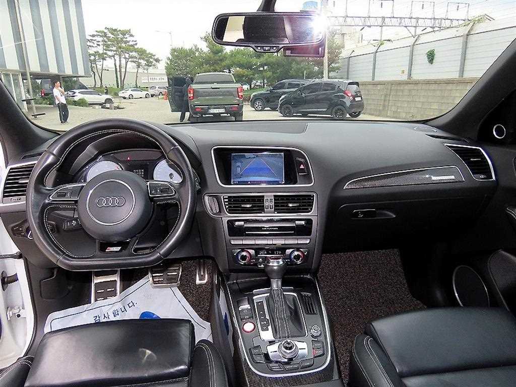 Audi SQ5 - Vista 7