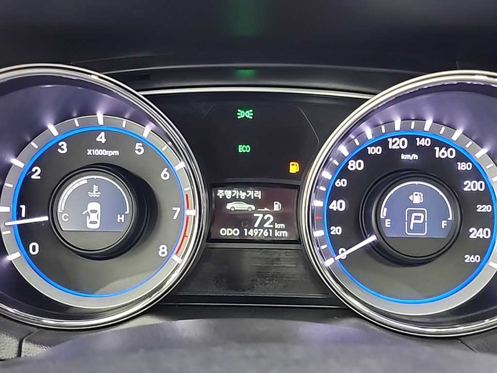 HYUNDAI Sonata - Vista 6