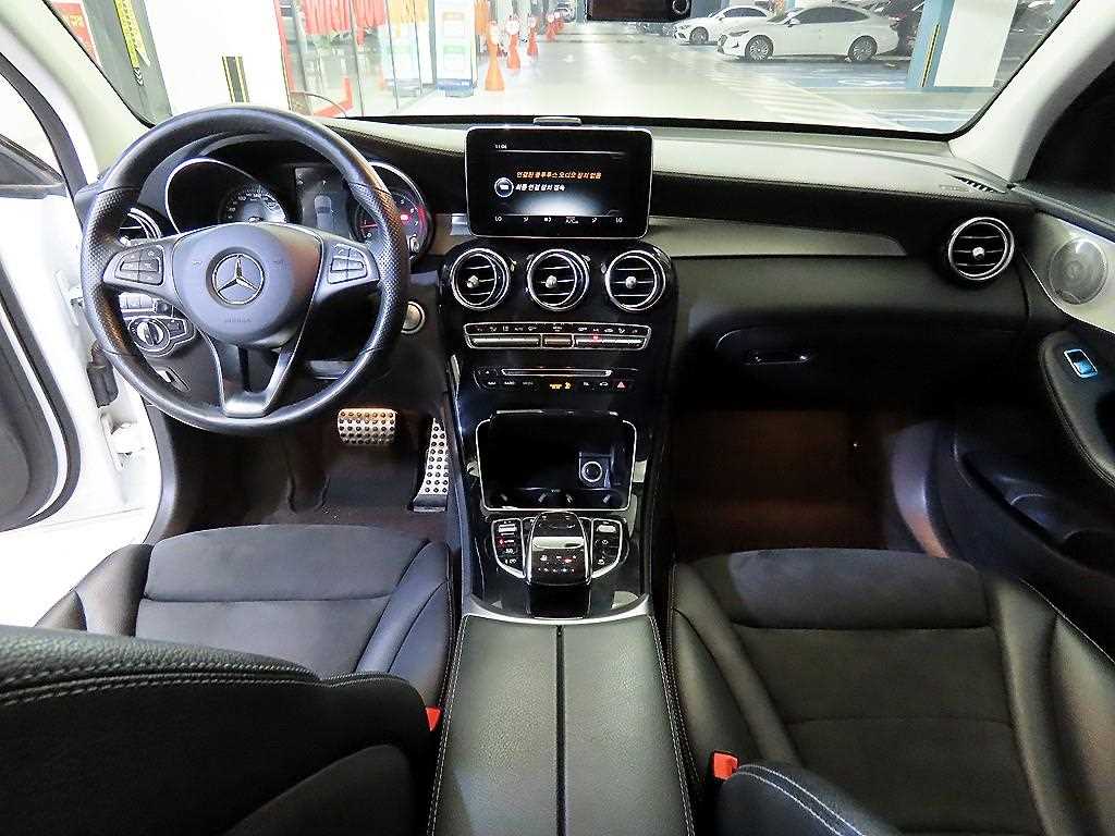 Mercedes Benz GLC Class - Vista 10