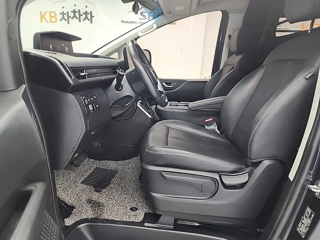 HYUNDAI Staria - Vista 11