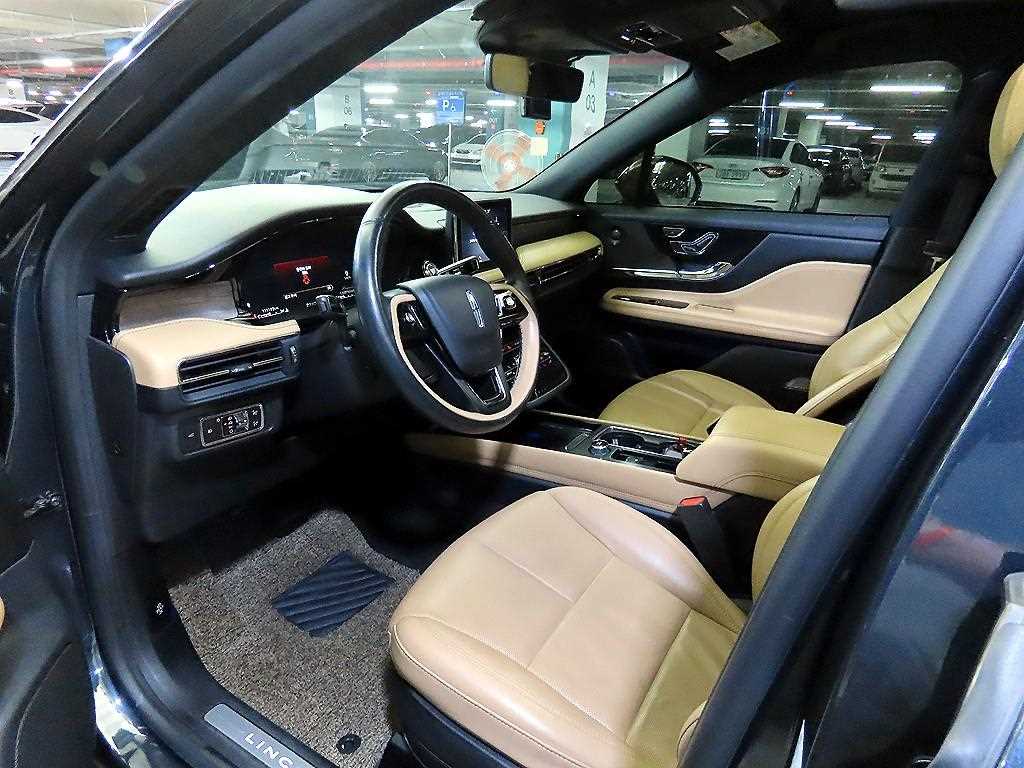 Lincoln Corsair - Vista 6