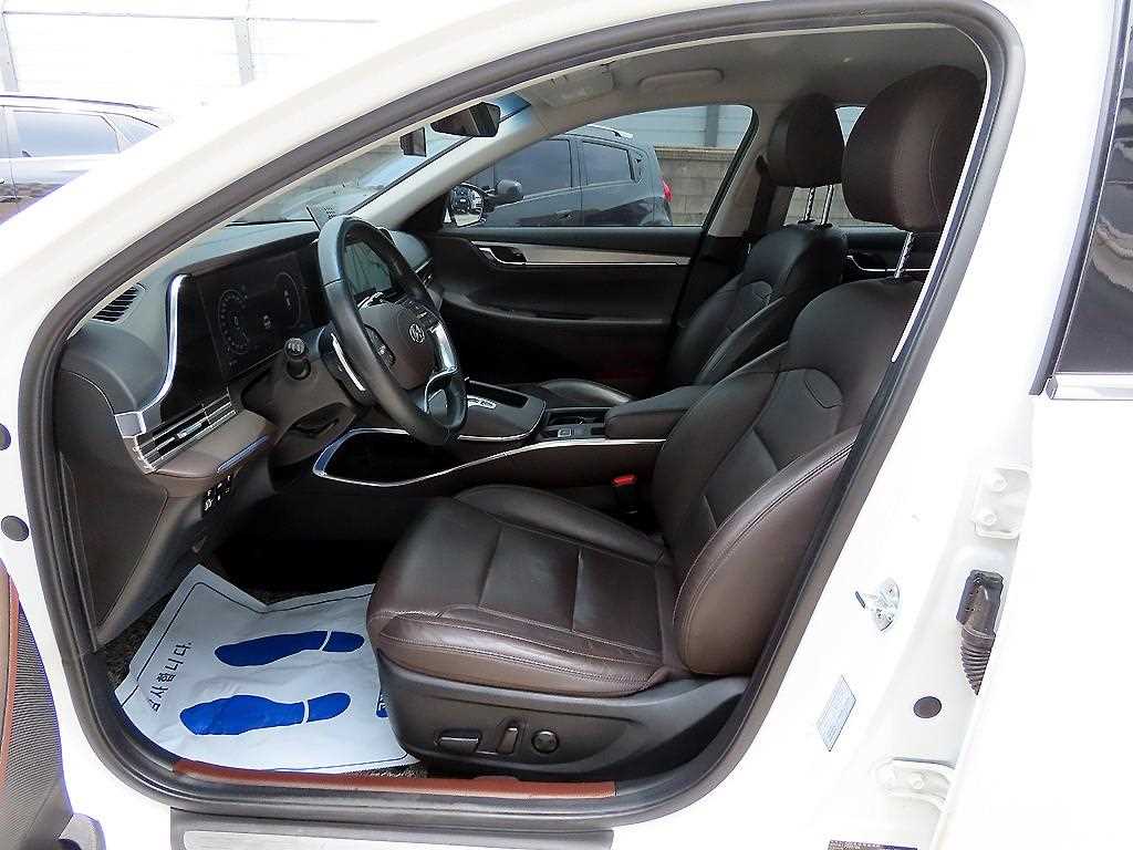 HYUNDAI Grandeur - Vista 5
