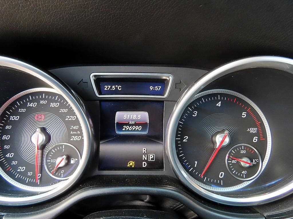 Mercedes Benz GLE Class - Vista 9