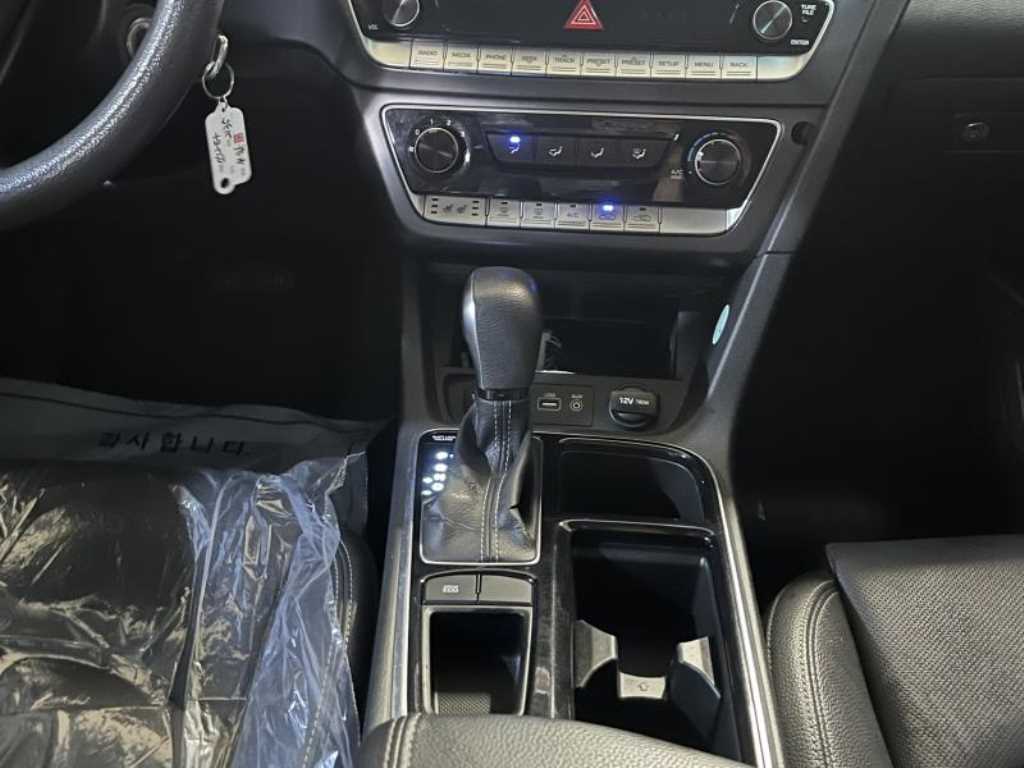 HYUNDAI Sonata - Vista 9
