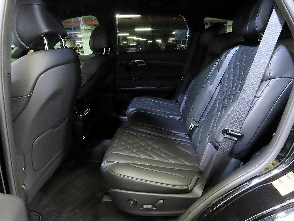 Genesis GV80 - Vista 7