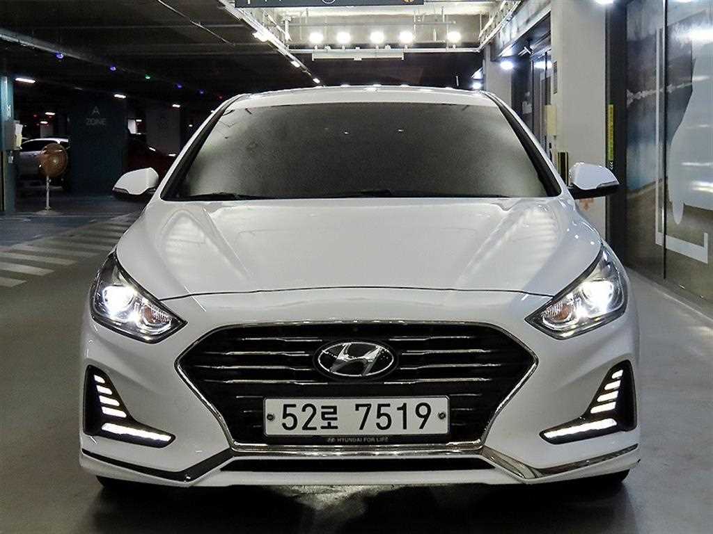 HYUNDAI Sonata - Vista 2