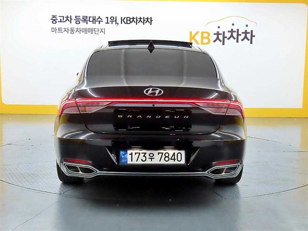 HYUNDAI Grandeur - Vista 3