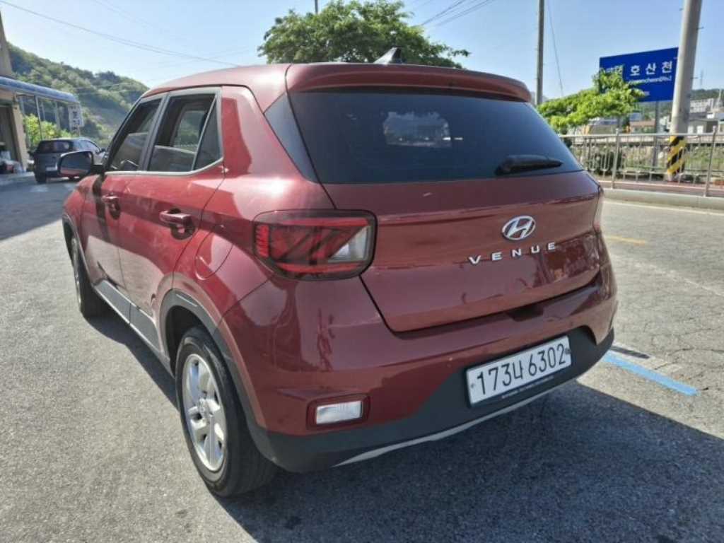 HYUNDAI Venue - Vista 2
