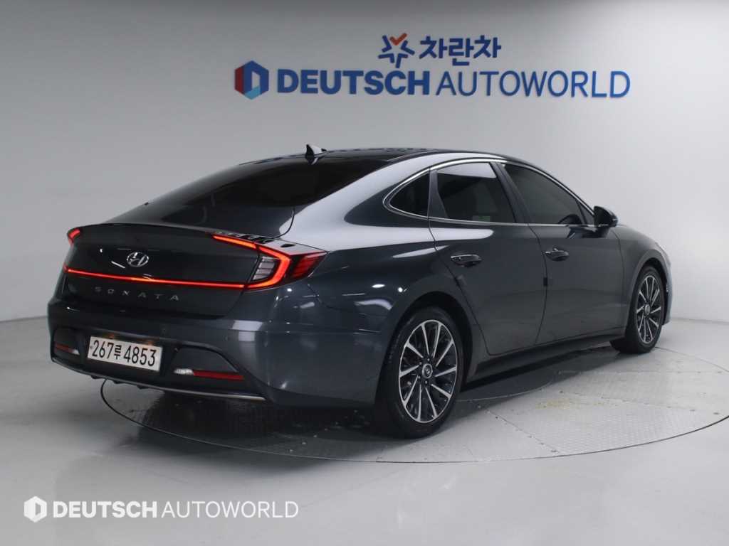 HYUNDAI Sonata - Vista 2