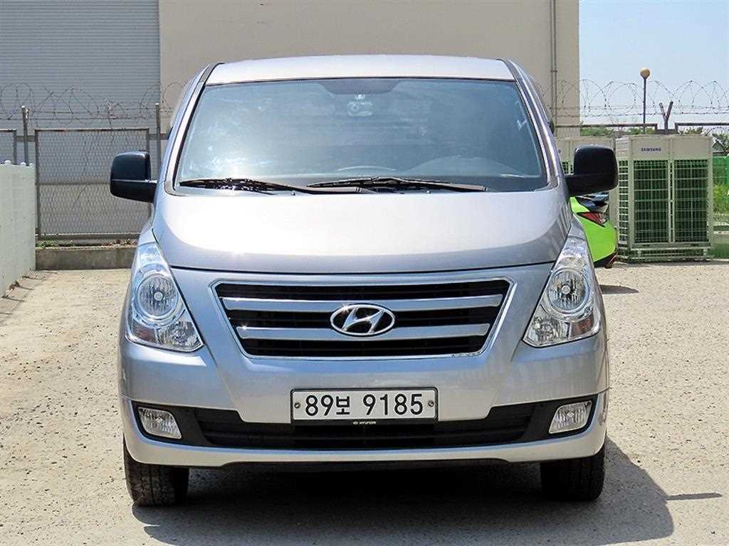 HYUNDAI Starex 2017 Gris - Importación desde Corea - HF Imports Iquique - Foto 1