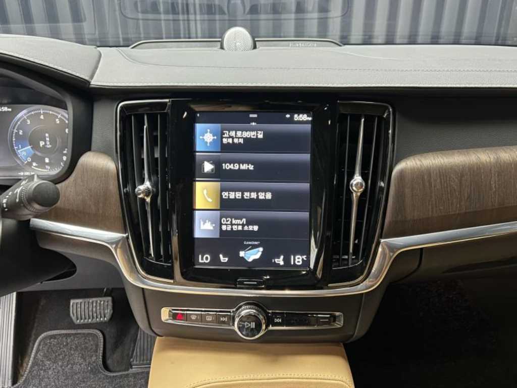 Volvo S90 - Vista 9