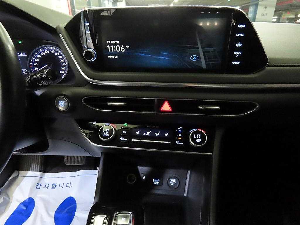 HYUNDAI Sonata - Vista 11