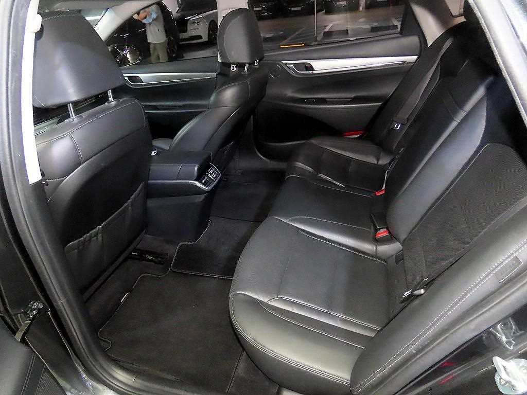 HYUNDAI Grandeur - Vista 7