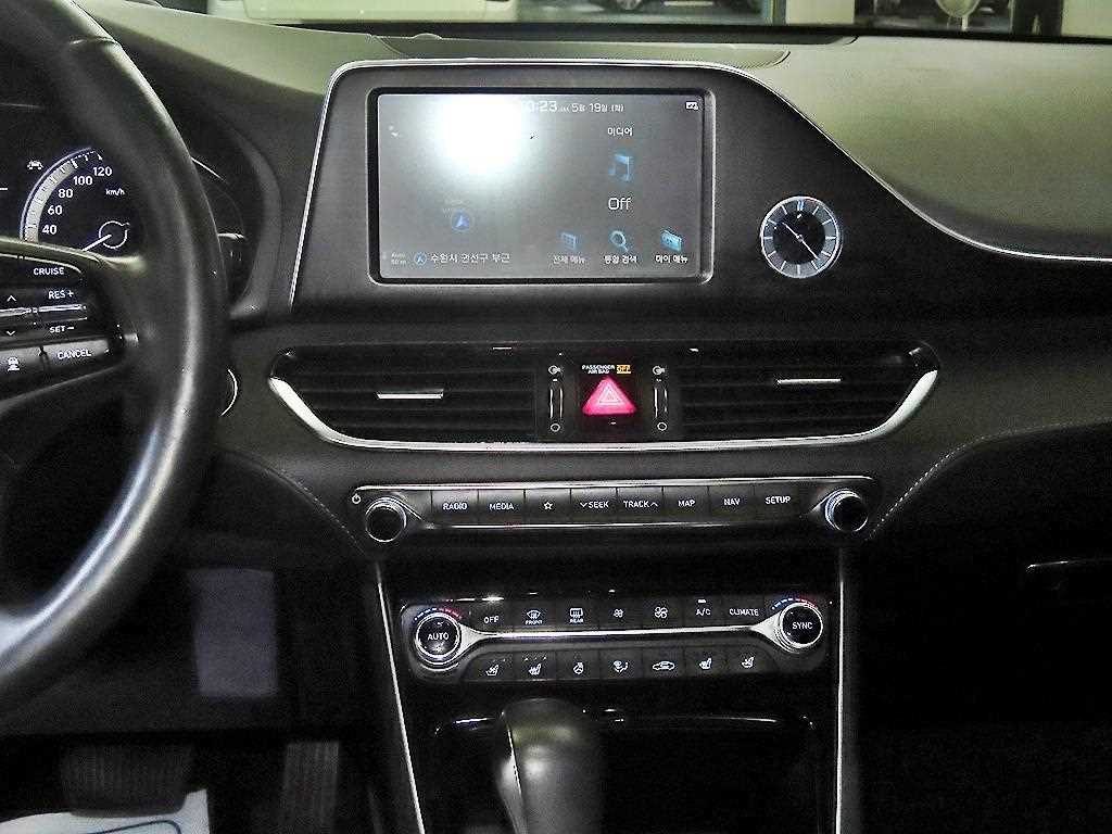 HYUNDAI Grandeur - Vista 11