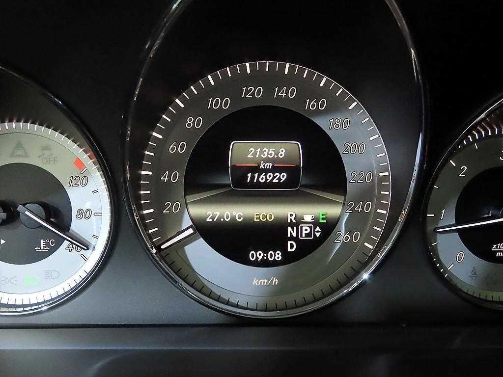 Mercedes Benz GLK Class - Vista 9