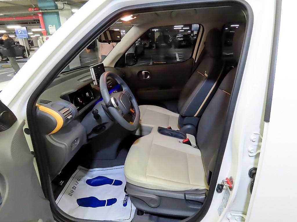 HYUNDAI Casper - Vista 6