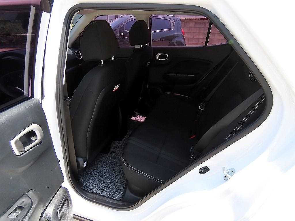 HYUNDAI Venue - Vista 6