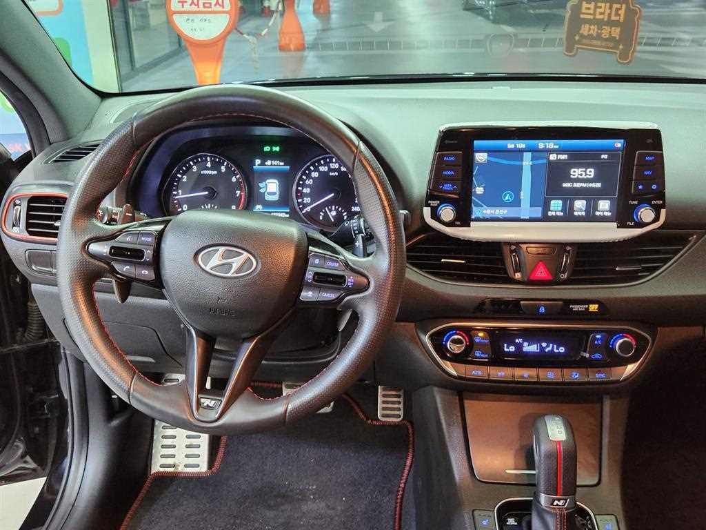 HYUNDAI i30 - Vista 6