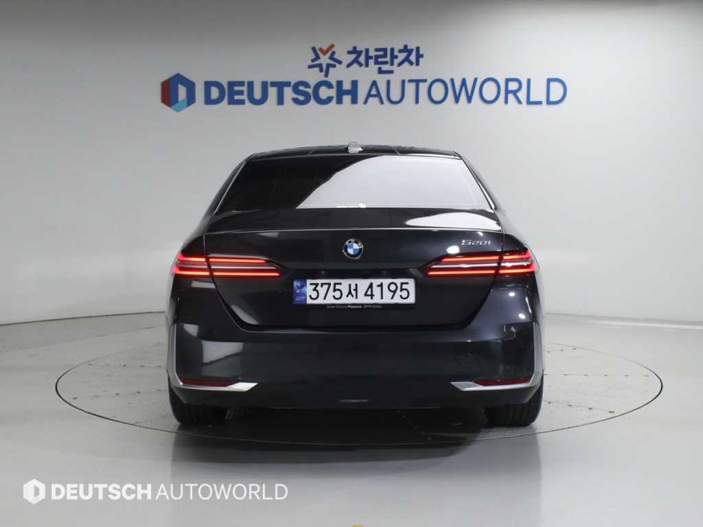 BMW 5 Series - Vista 4