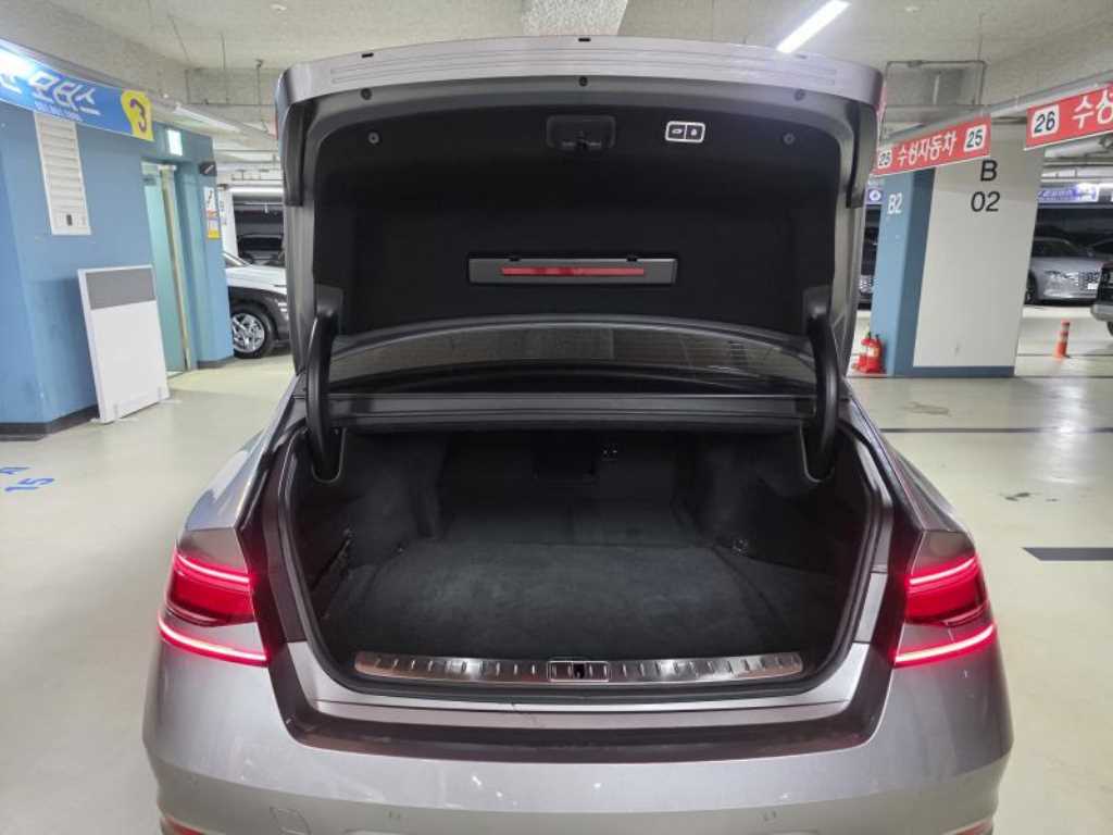Genesis G90 - Vista 7