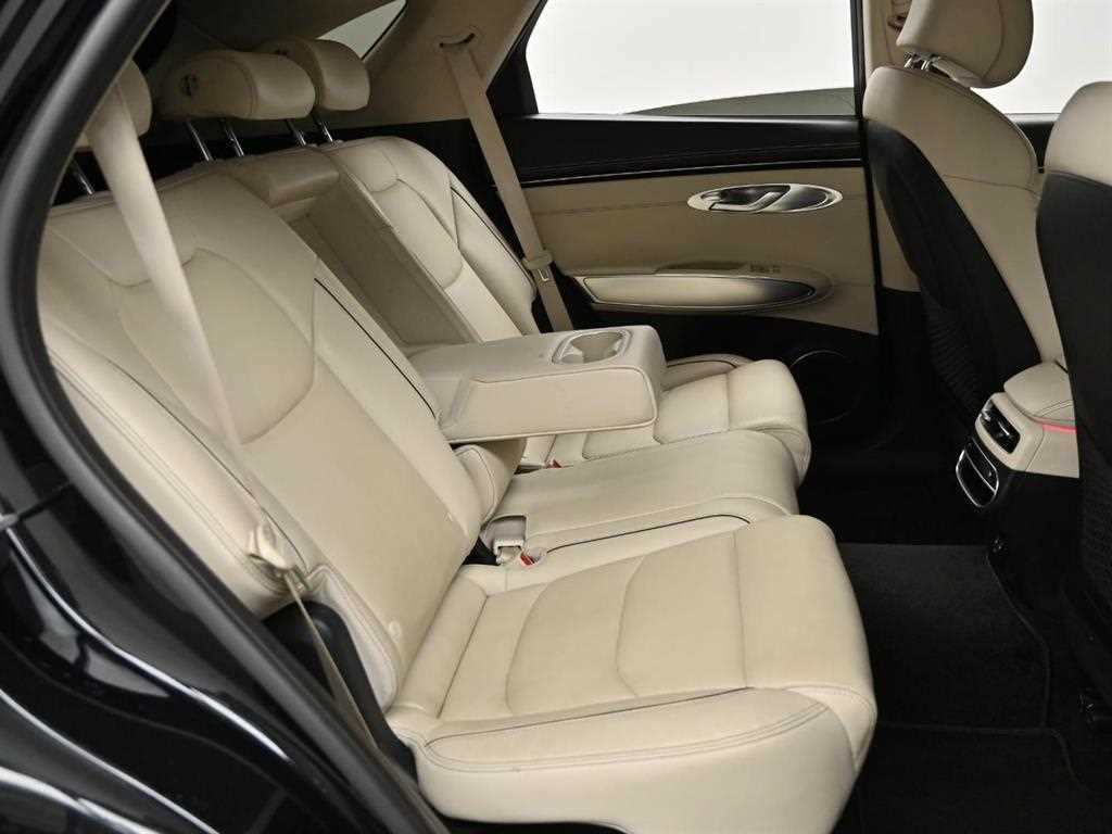 Genesis GV70 - Vista 9