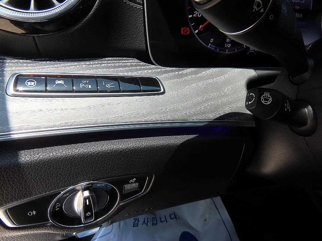 Mercedes Benz CLS Class - Vista 12