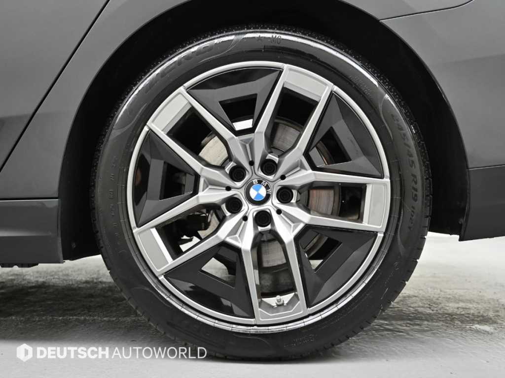 BMW 5 Series - Vista 5