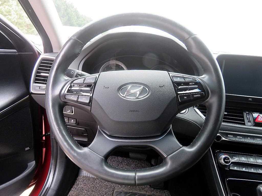 HYUNDAI Grandeur - Vista 11