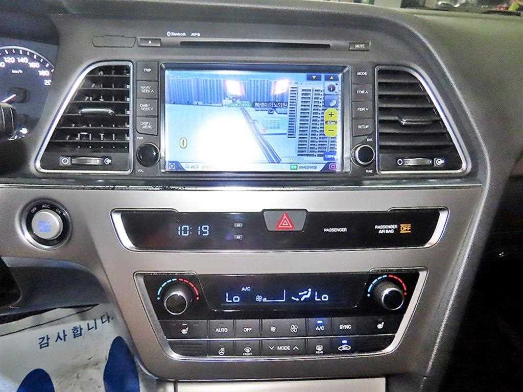 HYUNDAI Sonata - Vista 11