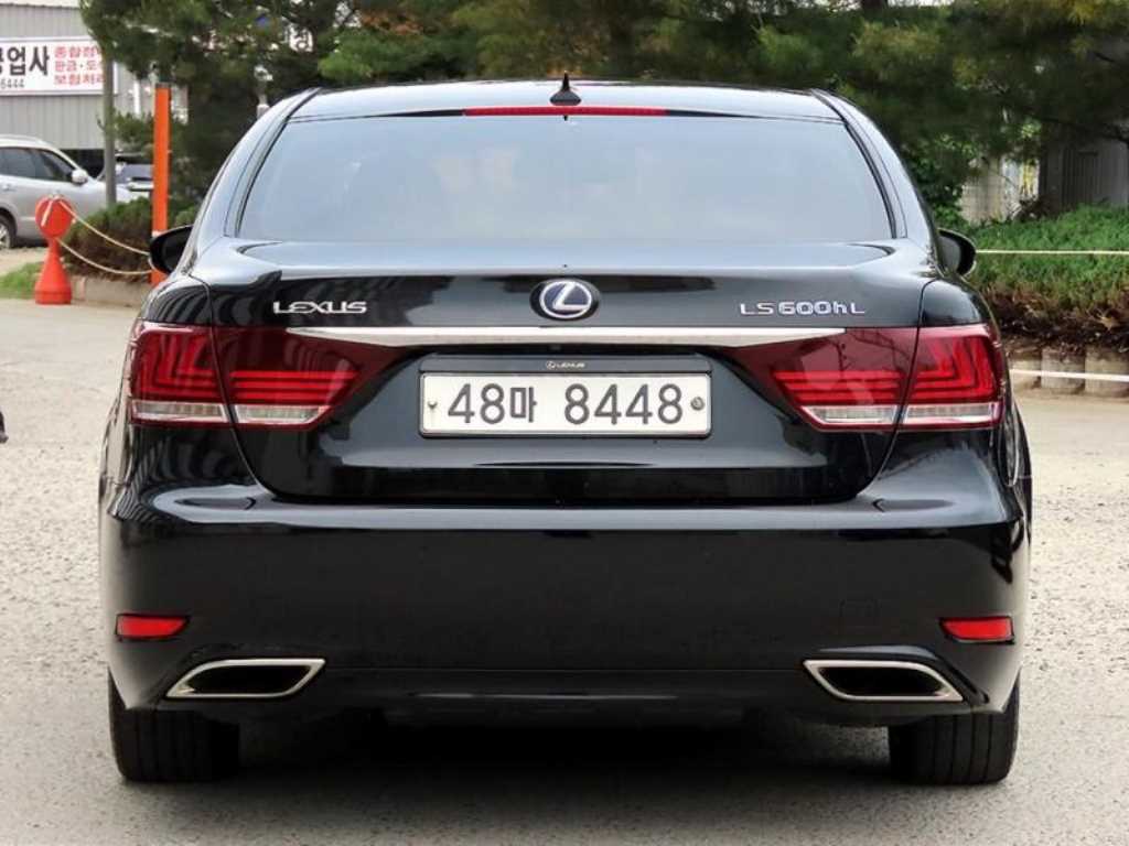 Lexus LS - Vista 4