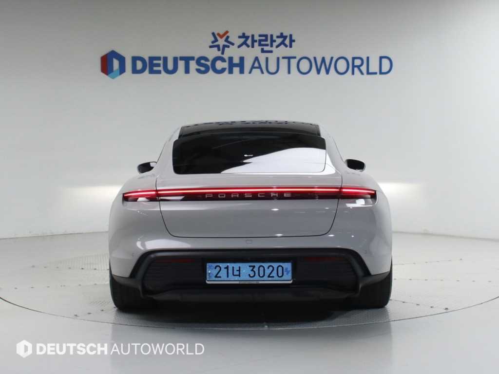 Porsche Taycan - Vista 4